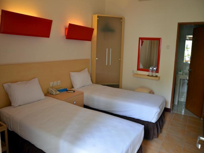 WEST PAPUA Mansinam Beach Resort מראה חיצוני תמונה